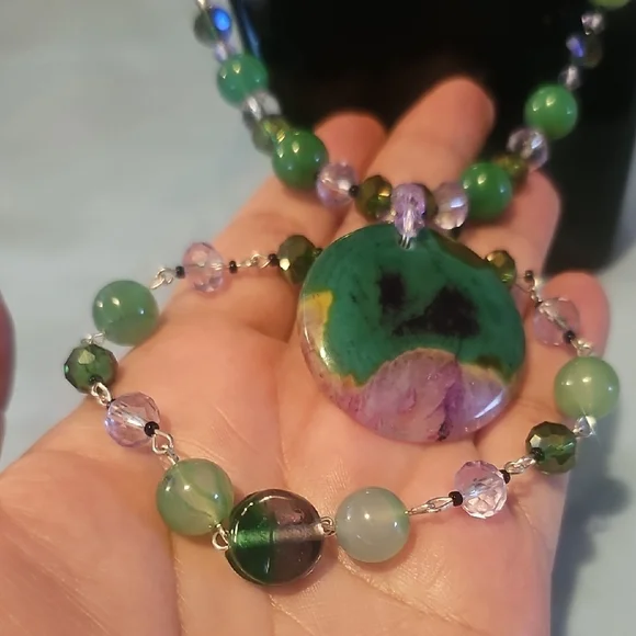 NWOT,Elegant Green Agate, AB Crystal  Purple Beaded Necklace Set - Picture 5 of 14